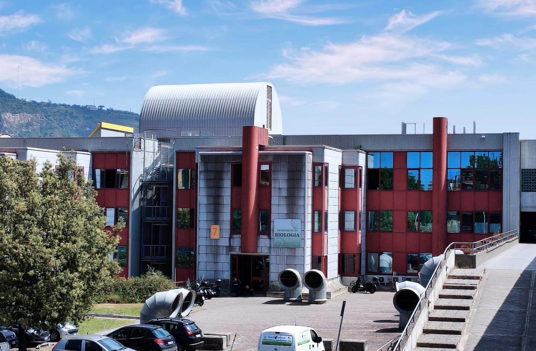 The building of the Dept of Biology, University of Naples, hosting the IBBR Research Unit.